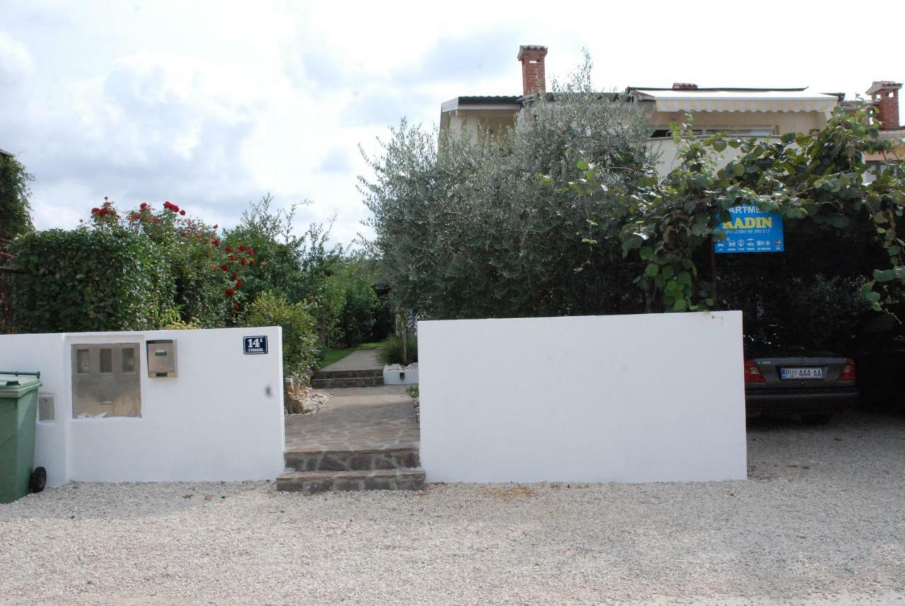 Apartmani Radin Rosini Εξωτερικό φωτογραφία