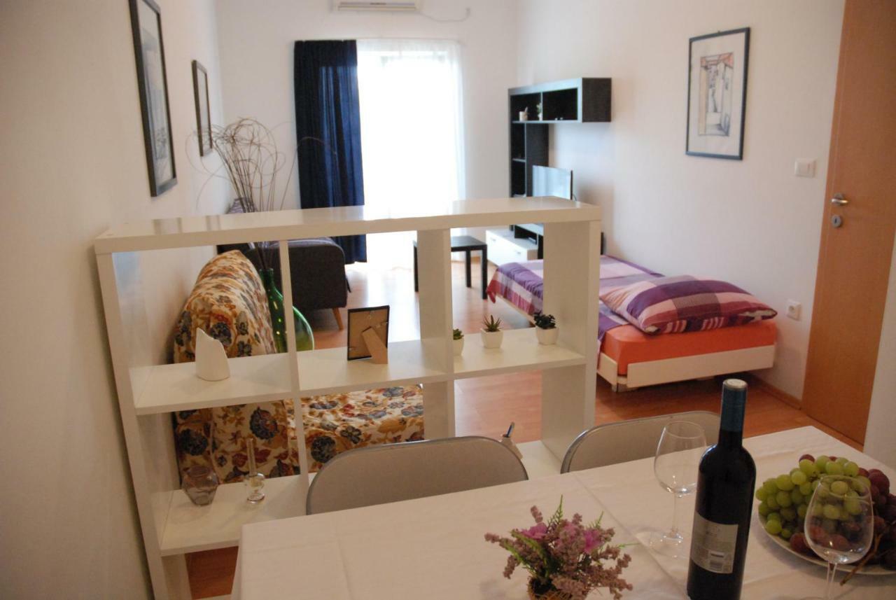 Apartmani Radin Rosini Εξωτερικό φωτογραφία