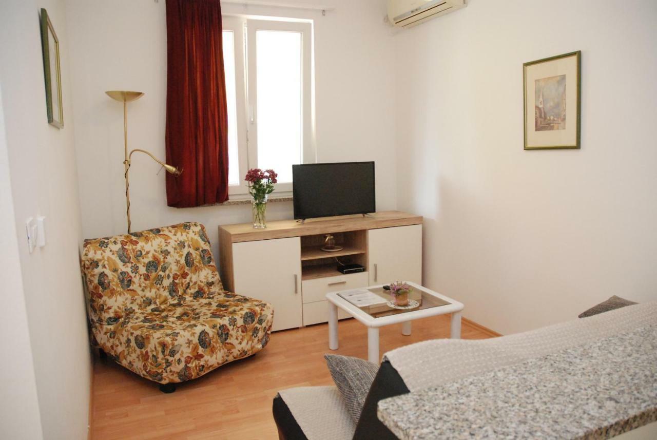 Apartmani Radin Rosini Εξωτερικό φωτογραφία